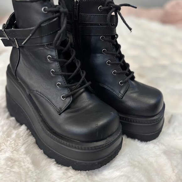 Demonia Shaker 52 Platform Wedge Lace Boots - Picture 6 of 6